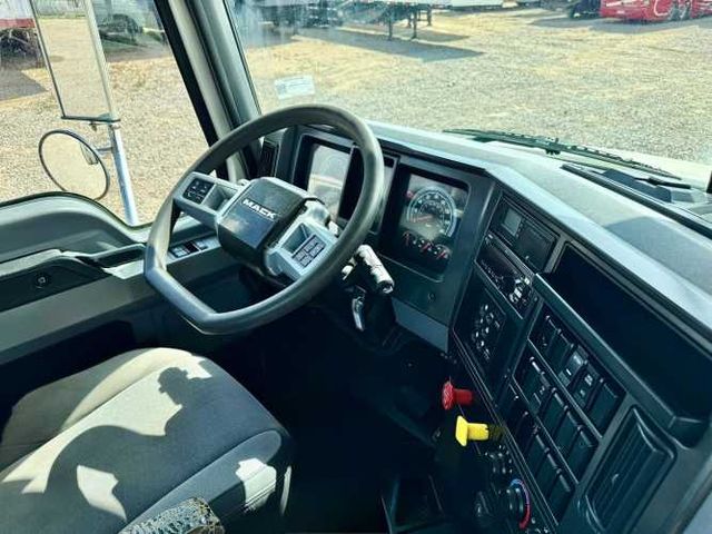 2019 Camión Mack GR64BX Granite Chasis Cabinado – IMPECABLE ESTADO