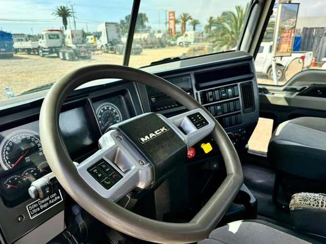 2019 Camión Mack GR64BX Granite Chasis Cabinado – IMPECABLE ESTADO