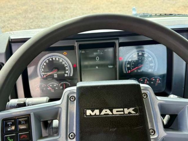 2019 Camión Mack GR64BX Granite Chasis Cabinado – IMPECABLE ESTADO