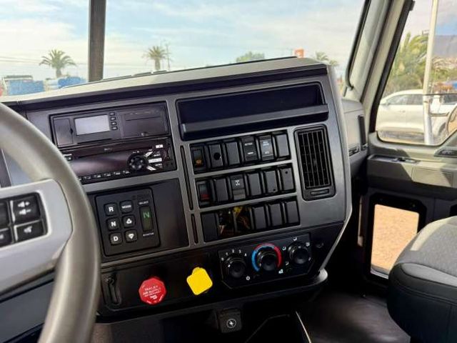 2019 Camión Mack GR64BX Granite Chasis Cabinado – IMPECABLE ESTADO