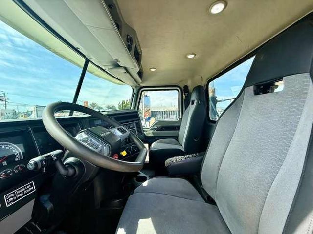 2019 Camión Mack GR64BX Granite Chasis Cabinado – IMPECABLE ESTADO