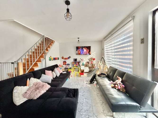 Casa en venta muy cercana a Municipalidad de Maipú