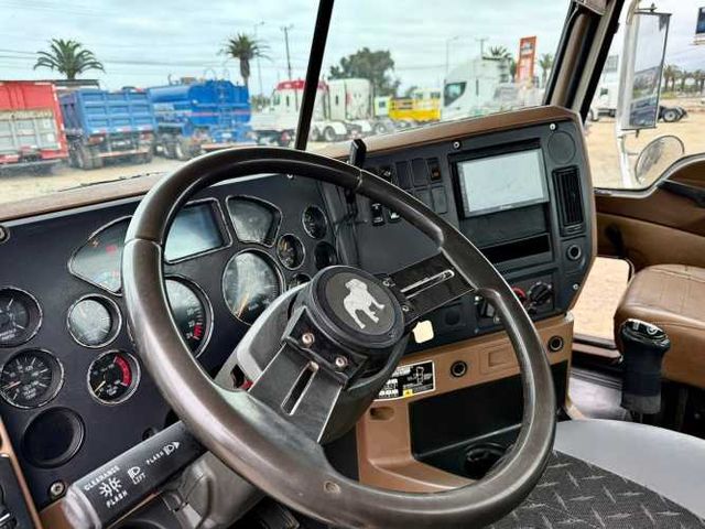 2012 Camión Mack GU813 Granite Chasis Cabinado