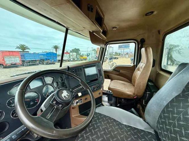 2012 Camión Mack GU813 Granite Chasis Cabinado