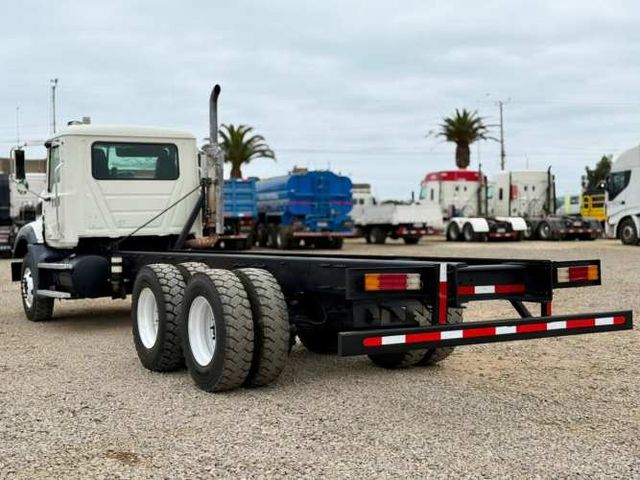 2012 Camión Mack GU813 Granite Chasis Cabinado