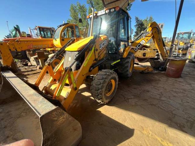 Retroexcavadora Jcb 3 CX 4X4 Año 2019