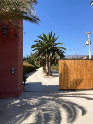 SE VENDE PARCELA COMPLETAMENTE EQUIPADA