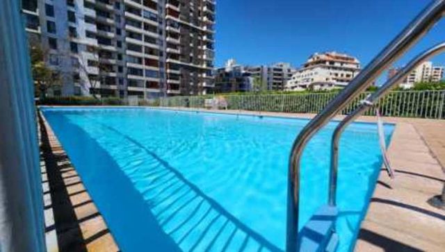 3D 2B, ESTC. BOD. PISC. a pasos C.Oriente. (130787)