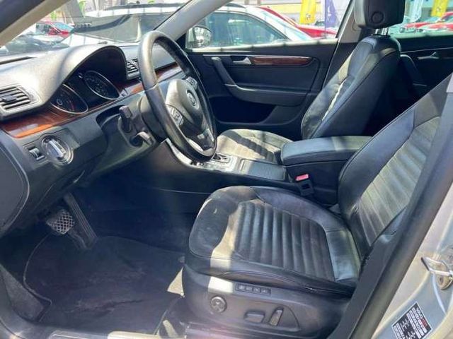 VOLKSWAGEN PASSAT 2013