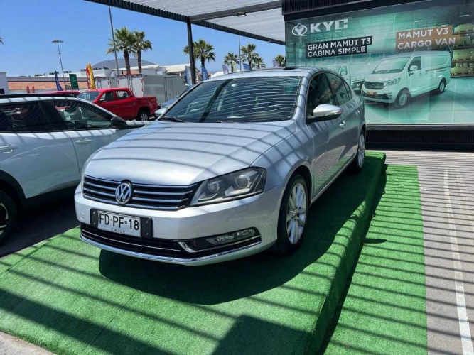 VOLKSWAGEN PASSAT 2013