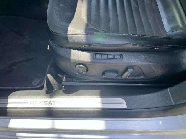 VOLKSWAGEN PASSAT 2013