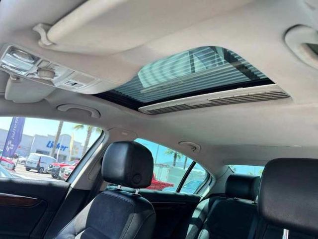 VOLKSWAGEN PASSAT 2013