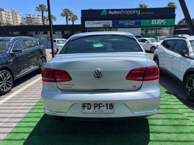 VOLKSWAGEN PASSAT 2013