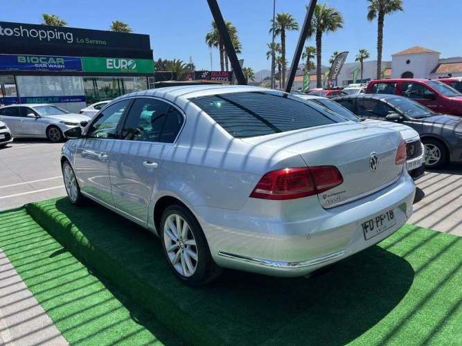 VOLKSWAGEN PASSAT 2013