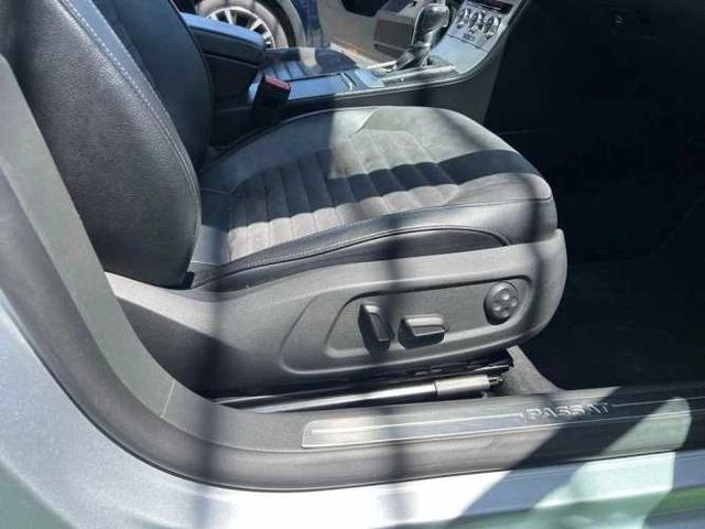 VOLKSWAGEN PASSAT 2013