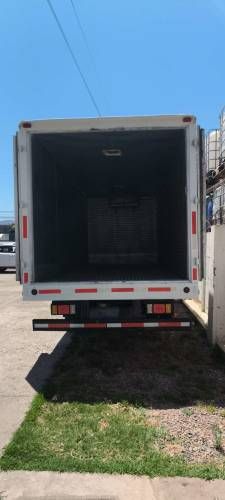 Camión Hino XZU 8.0 año 2014 con sistema de frío – 238.000 km