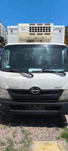 Camión Hino XZU 8.0 año 2014 con sistema de frío – 238.000 km