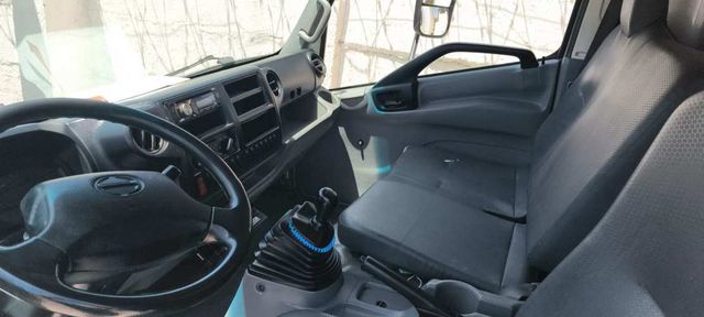 Camión Hino XZU 8.0 año 2014 con sistema de frío – 238.000 km