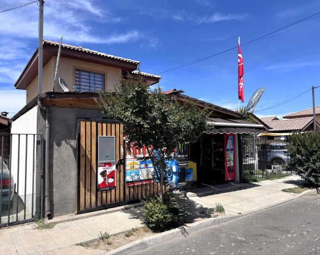 Casa con piscina y negocio funcionando (130712)