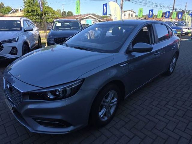 Automóvil MG 6 impecable