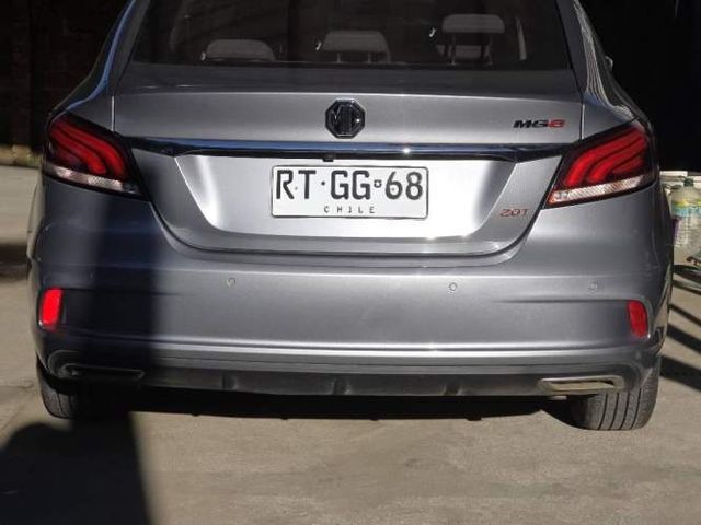 Automóvil MG 6 impecable
