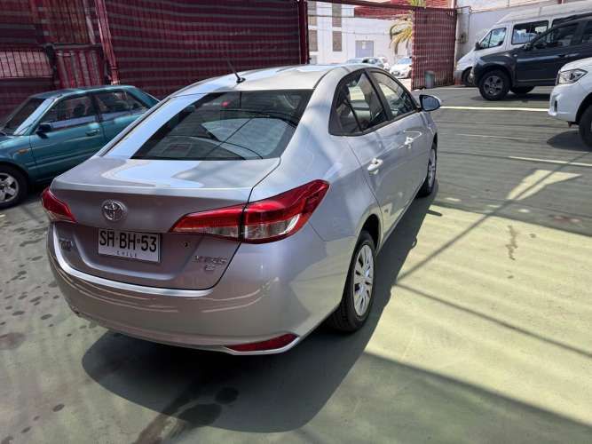 Toyota Yaris GLI AUT 2023  CON SOLO  2.000KM