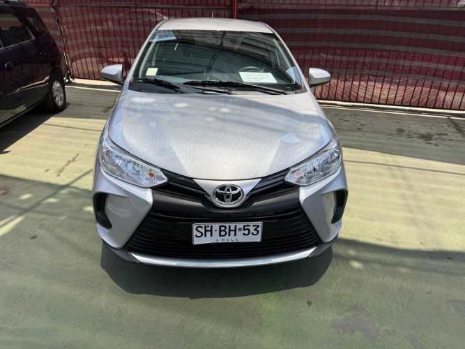 Toyota Yaris GLI AUT 2023  CON SOLO  2.000KM