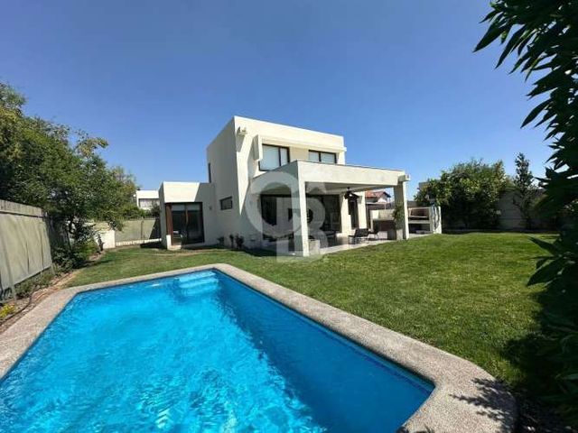 Gran vista e iluminada Mediterranea en Piedra Roja Chicureo