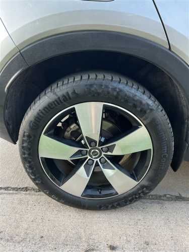 Volvo XC-40 Momentum