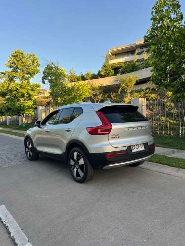 Volvo XC-40 Momentum