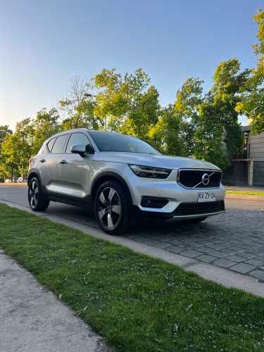 Volvo XC-40 Momentum