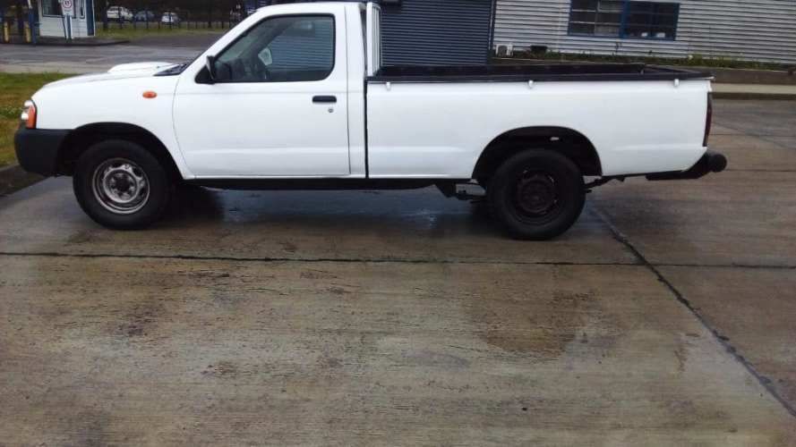 Vendo Terrano cabina simple