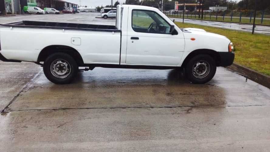 Vendo Terrano cabina simple