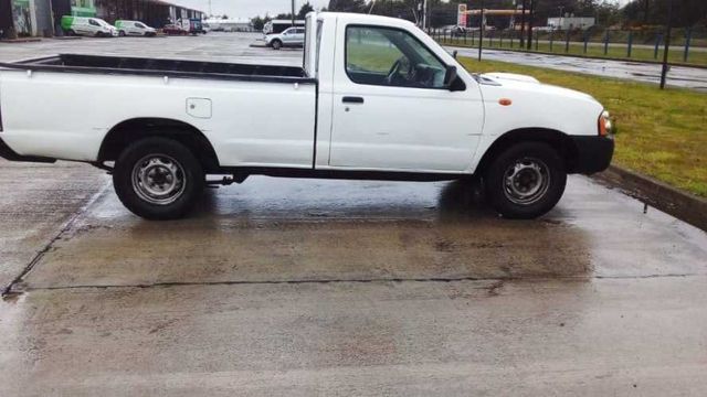 Vendo Terrano cabina simple