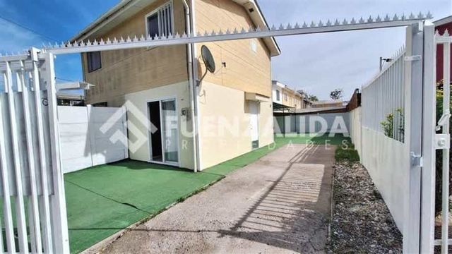 CASA José Miguel Carrera/ Ramón Antonio Romero