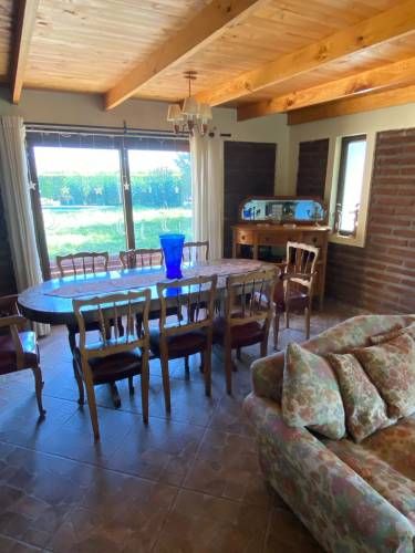 EXCELENTE CASA EN PARCELA CON PISCINA Y QUINCHO