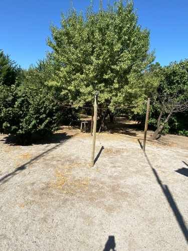 EXCELENTE CASA EN PARCELA CON PISCINA Y QUINCHO