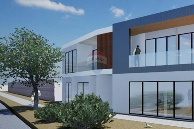 Nuevo local 2° piso próximo strip center