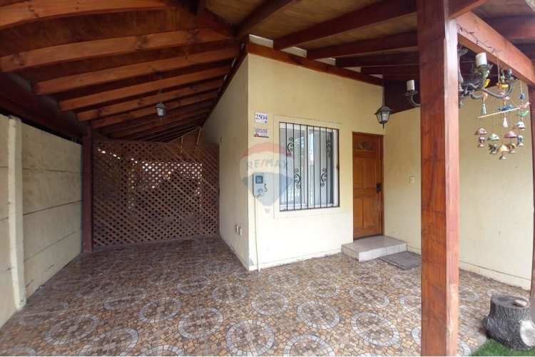 Arriendo casa/3 dormitorios /jardines de linderos