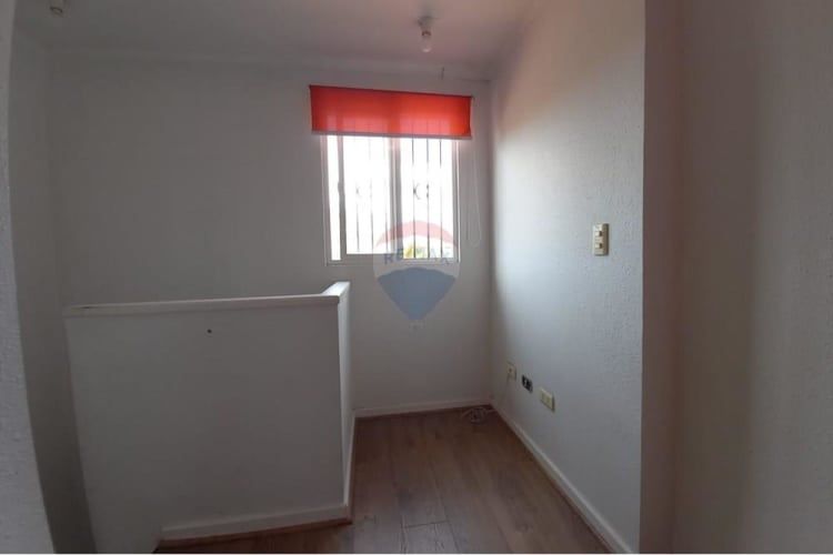 Arriendo casa/3 dormitorios /jardines de linderos