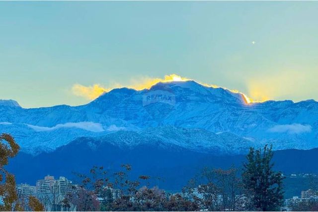 Amplio y acogedor depto 4 d  4 b , 2 est y bodega.