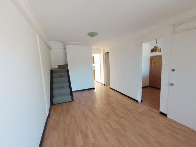 CASA 2 PISOS EN VENTA LA FLORIDA 4 HABITACIONES MICROBARRIO