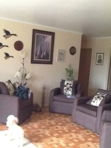 AMPLIA PARCELA CON CASA CONSTRUIDA ENTRE BOSQUES