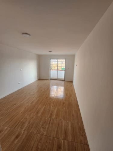 CASA COMERCIAL 1 ER PISO LOCALES 2 DO PISO DPTOS H