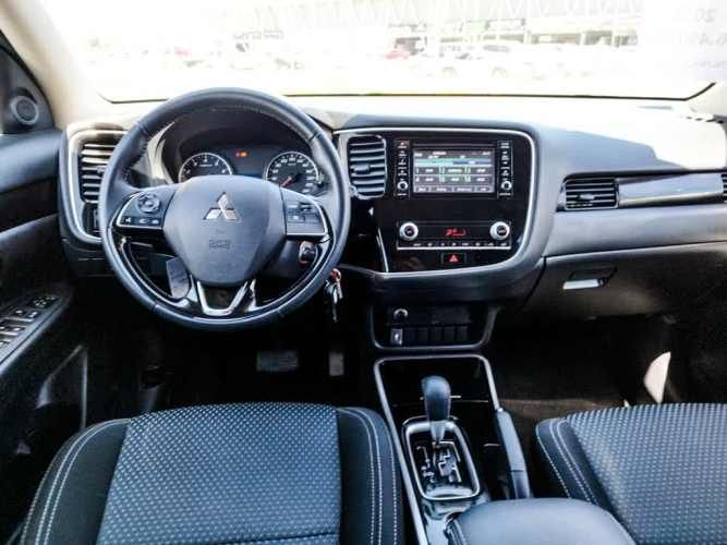 MITSUBISHI OUTLANDER 2023
