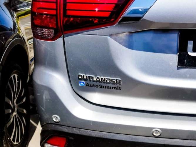 MITSUBISHI OUTLANDER 2023