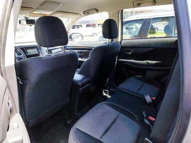 MITSUBISHI OUTLANDER 2023