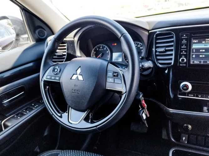 MITSUBISHI OUTLANDER 2023