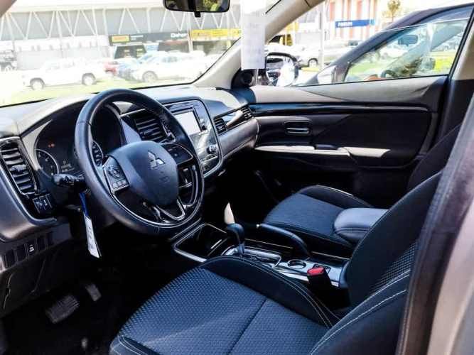 MITSUBISHI OUTLANDER 2023