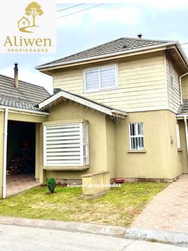  Amplia casa en condominio Portal de San Pedro